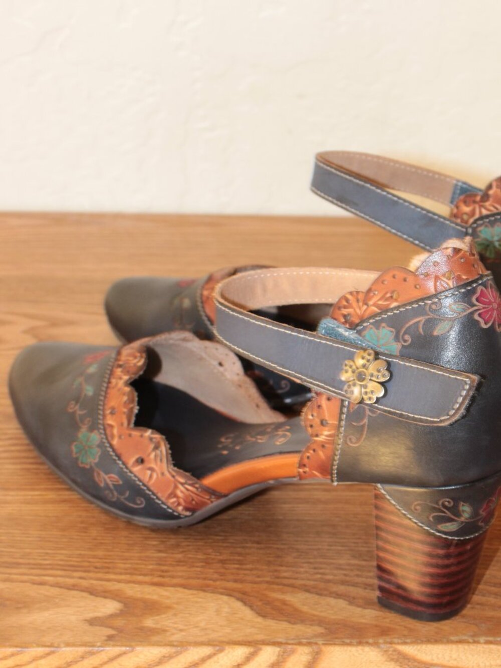 L’Artiste Spring Step Navy Floral Mary Jane Heels NIB - Picture 6 of 8